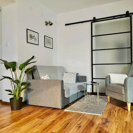Loft W Starej Wozowni Apartment Krynica Exterior foto