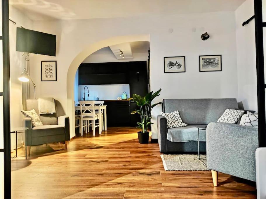Loft W Starej Wozowni Apartment Krynica Exterior foto